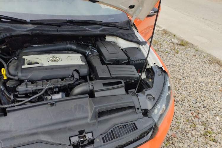 Used Volkswagen Scirocco 2011 2.0 TSI Luxury Edition Engine Bay Left