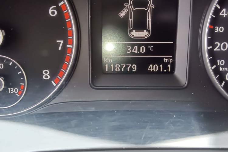 Used Volkswagen Scirocco 2011 1.4 TSI Single-Turbo Fashion Edition Odometer Close Up