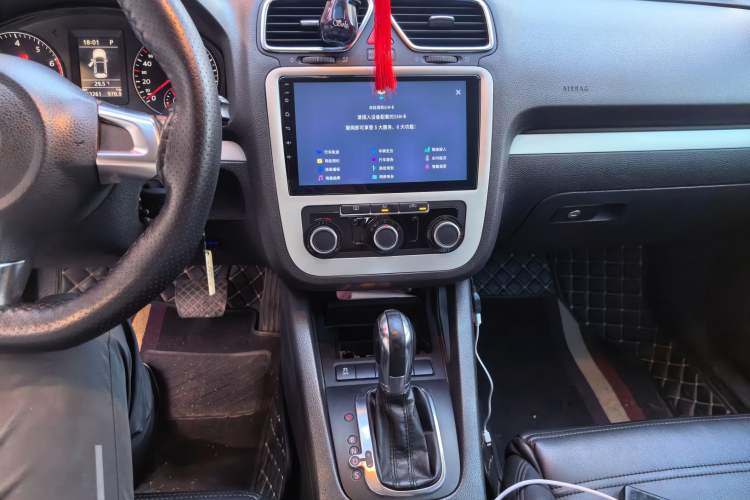 Used Volkswagen Scirocco 2011 1.4 TSI Single-Turbo Fashion Edition Audio And AC Panel