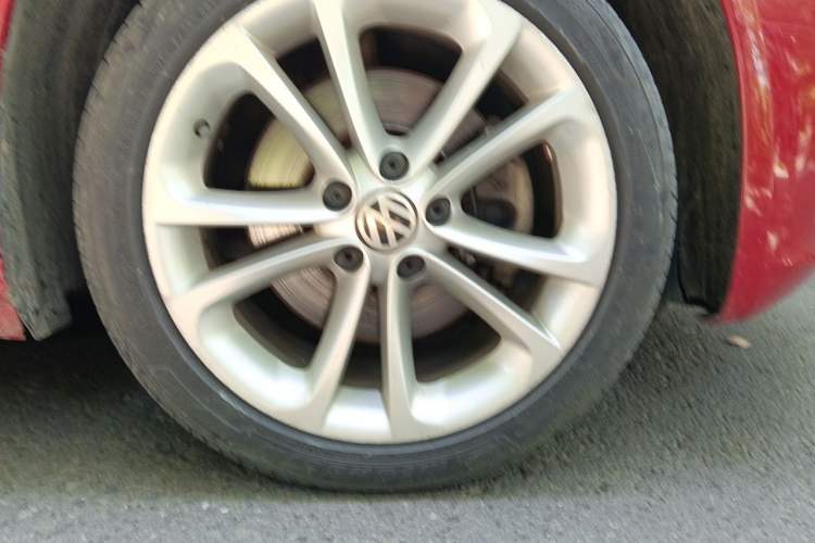 Used Volkswagen Scirocco 2011 2.0 TSI Luxury Edition Right Front Wheel Hub