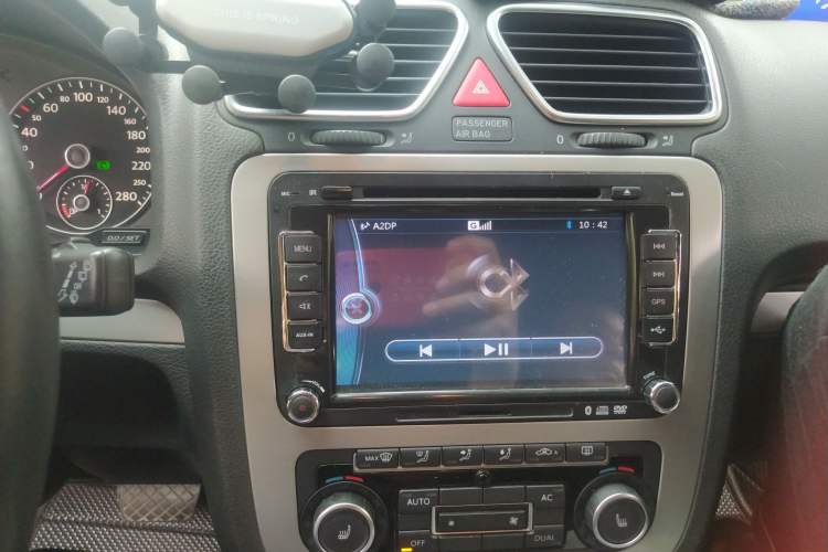 Used Volkswagen Scirocco 2011 2.0 TSI Luxury Edition Audio And AC Panel