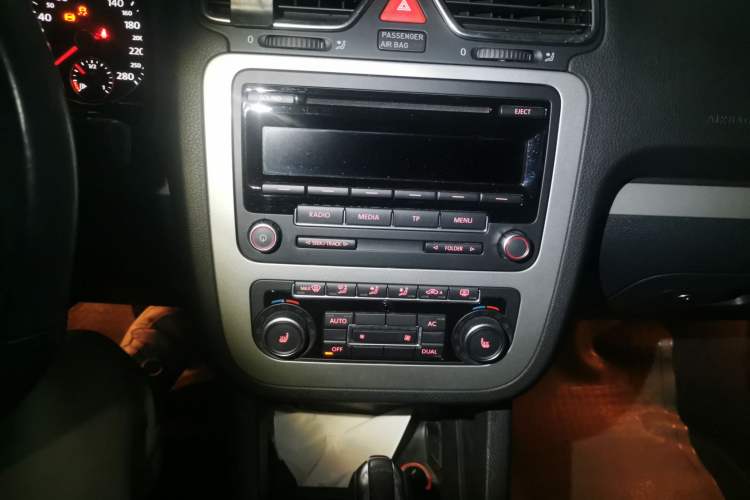 Used Volkswagen Scirocco 2011 2.0 TSI Luxury Edition Audio And AC Panel