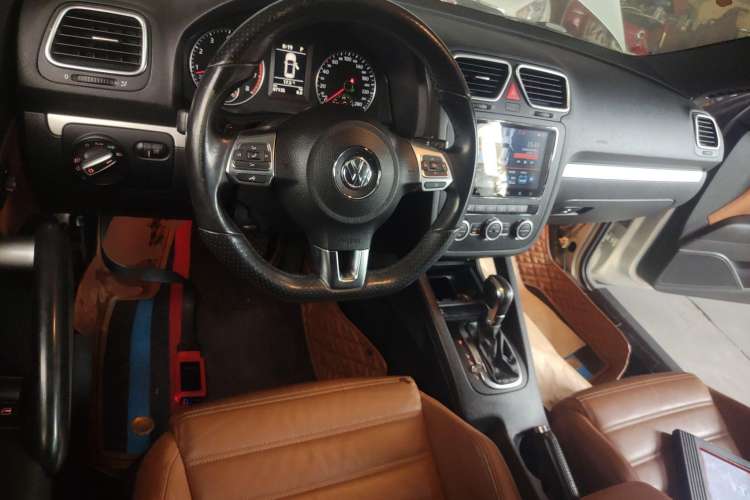 Used Volkswagen Scirocco 2011 2.0 TSI Luxury Edition Center Console
