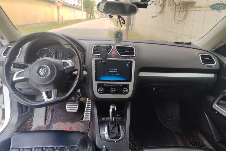 Used Volkswagen Scirocco 2011 1.4 TSI Single-Turbo Fashion Edition Center Console
