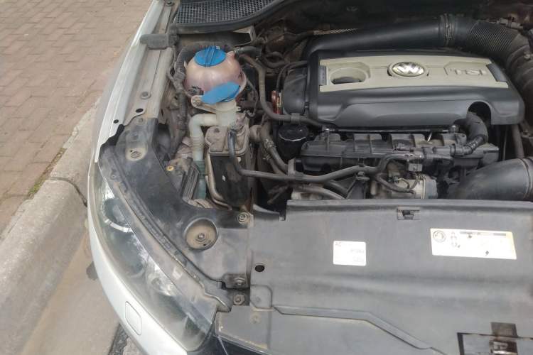 Used Volkswagen Scirocco 2011 2.0 TSI Luxury Edition Engine Bay Right