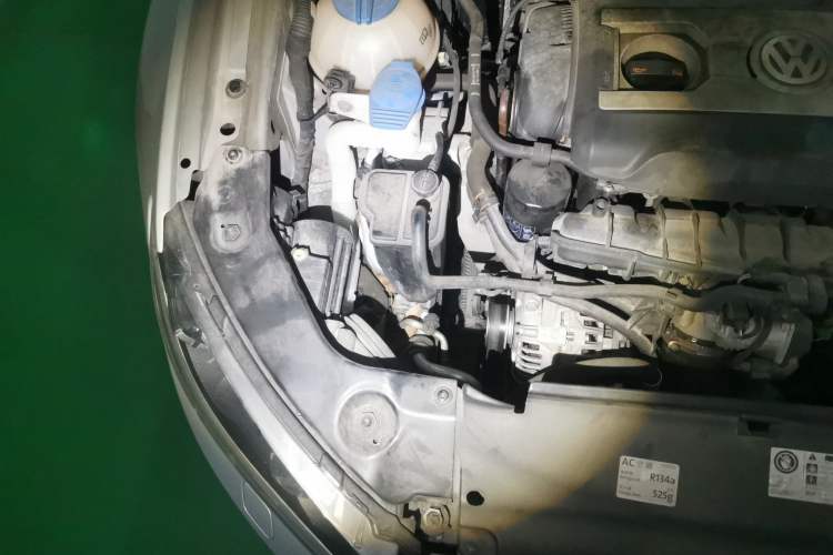 Used Volkswagen Scirocco 2011 2.0 TSI Luxury Edition Engine Bay Right