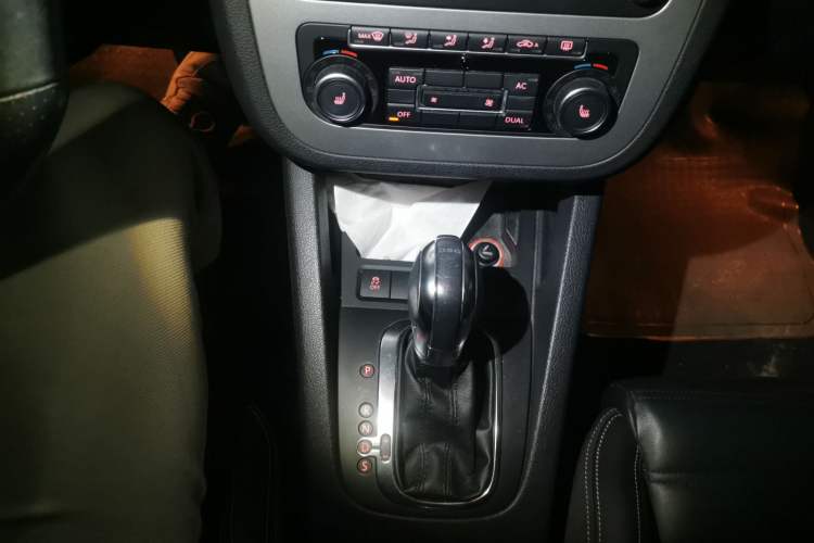 Used Volkswagen Scirocco 2011 2.0 TSI Luxury Edition Gear Lever