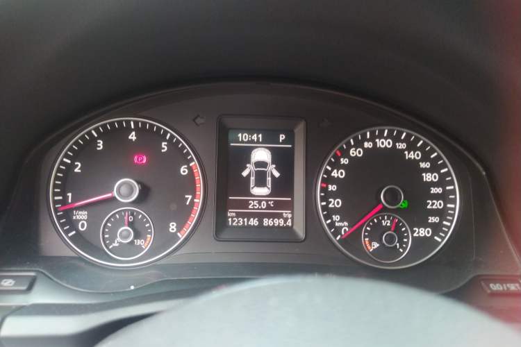 Used Volkswagen Scirocco 2011 2.0 TSI Luxury Edition Odometer Close Up