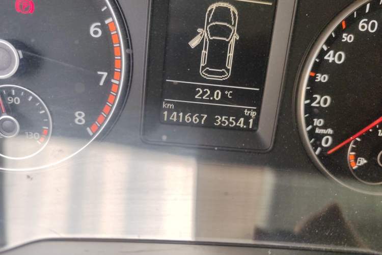 Used Volkswagen Scirocco 2011 1.4 TSI Single-Turbo Fashion Edition Odometer Close Up