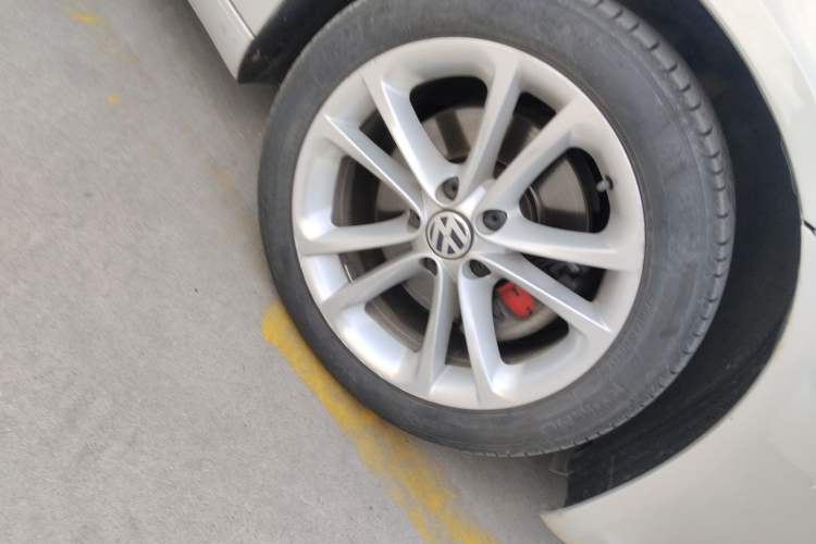 Used Volkswagen Scirocco 2011 2.0 TSI Luxury Edition Right Front Wheel Hub