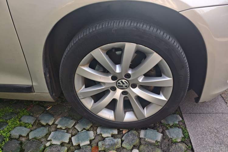 Used Volkswagen Scirocco 2011 1.4 TSI Comfort Edition Right Front Wheel Hub