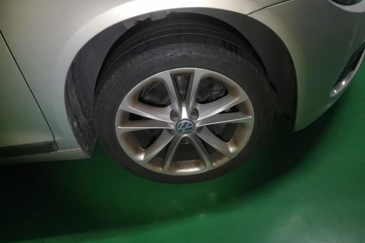 Used Volkswagen Scirocco 2011 2.0 TSI Luxury Edition Right Front Wheel Hub