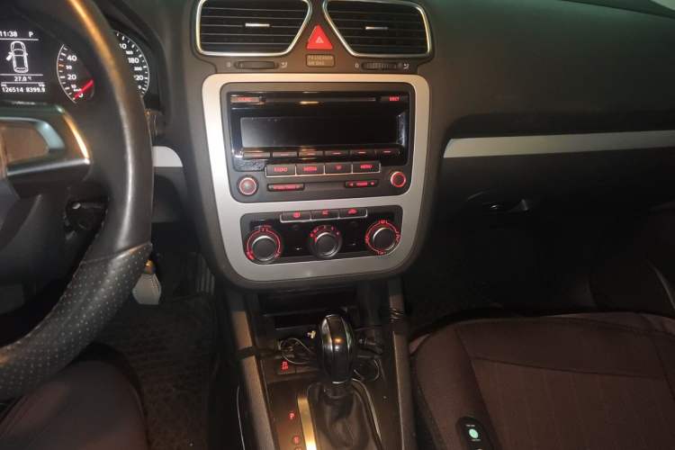 Used Volkswagen Scirocco 2011 1.4 TSI Single-Turbo Fashion Edition Audio And AC Panel