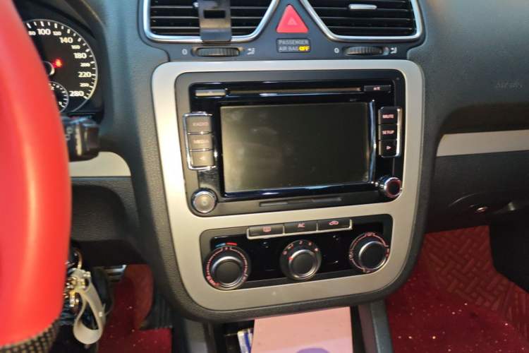 Used Volkswagen Scirocco 2011 1.4 TSI Single-Turbo Fashion Edition Audio And AC Panel