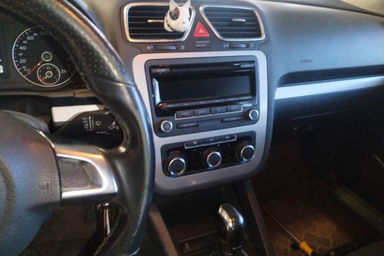 Used Volkswagen Scirocco 2011 1.4 TSI Single-Turbo Fashion Edition Audio And AC Panel