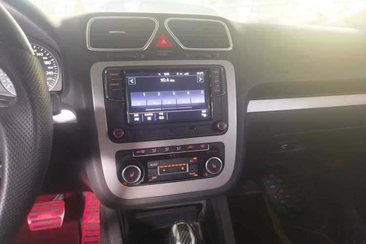 Used Volkswagen Scirocco 2011 2.0 TSI Luxury Edition Audio And AC Panel