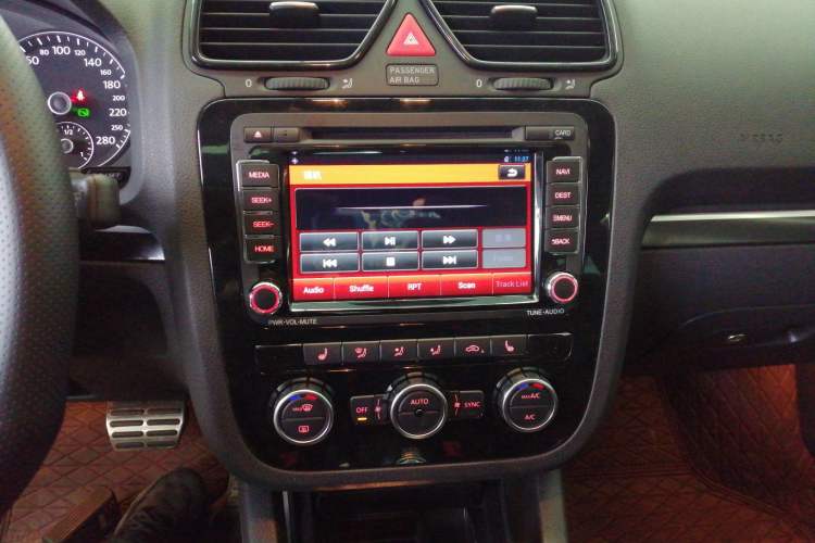 Used Volkswagen Scirocco 2011 2.0 TSI Luxury Edition Audio And AC Panel