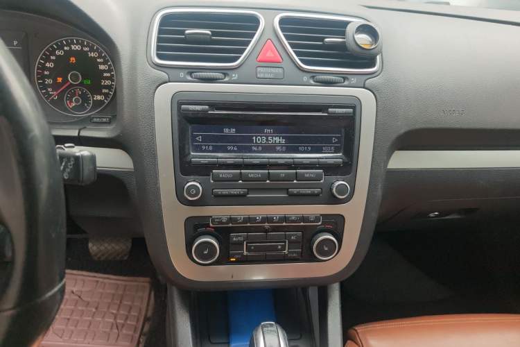 Used Volkswagen Scirocco 2011 2.0 TSI Luxury Edition Audio And AC Panel