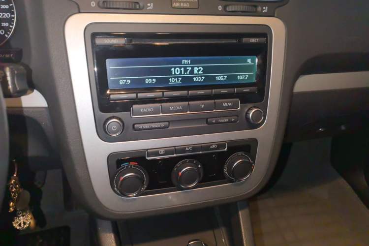 Used Volkswagen Scirocco 2011 1.4 TSI Single-Turbo Fashion Edition Audio And AC Panel