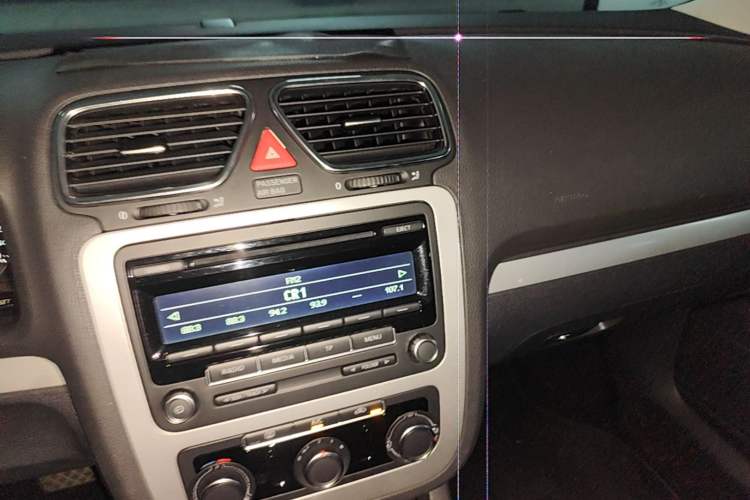 Used Volkswagen Scirocco 2011 1.4 TSI Single-Turbo Fashion Edition Audio And AC Panel
