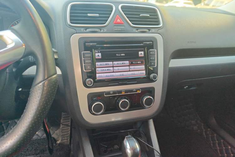 Used Volkswagen Scirocco 2011 1.4 TSI Single-Turbo Fashion Edition Audio And AC Panel