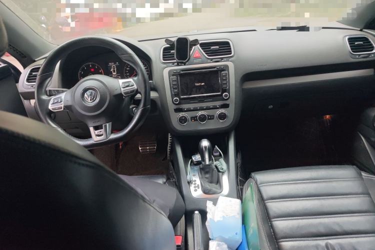 Used Volkswagen Scirocco 2011 2.0 TSI Luxury Edition Center Console