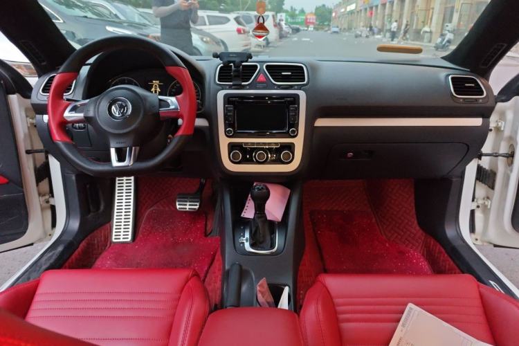 Used Volkswagen Scirocco 2011 1.4 TSI Single-Turbo Fashion Edition Center Console