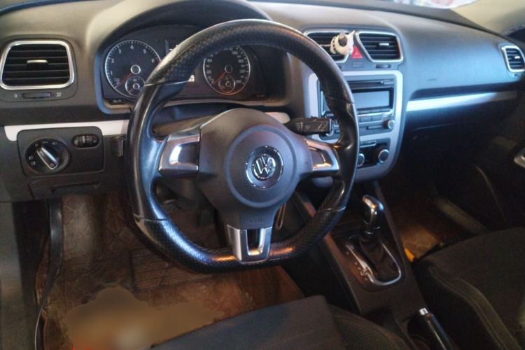 Used Volkswagen Scirocco 2011 1.4 TSI Single-Turbo Fashion Edition Center Console