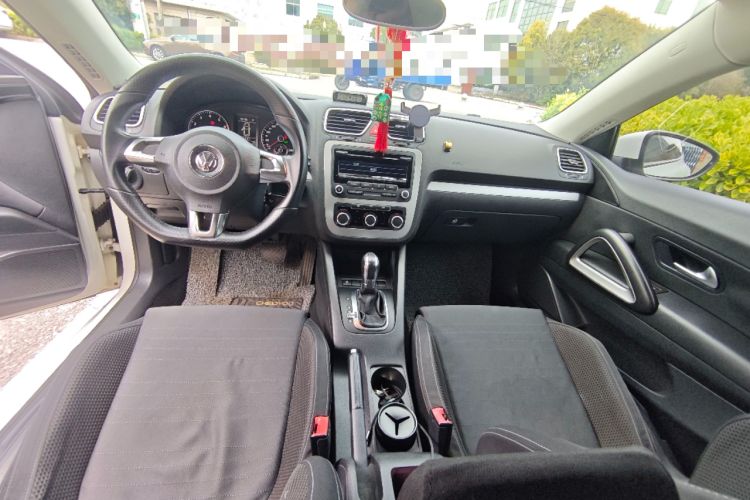 Used Volkswagen Scirocco 2011 1.4 TSI Single-Turbo Fashion Edition Center Console
