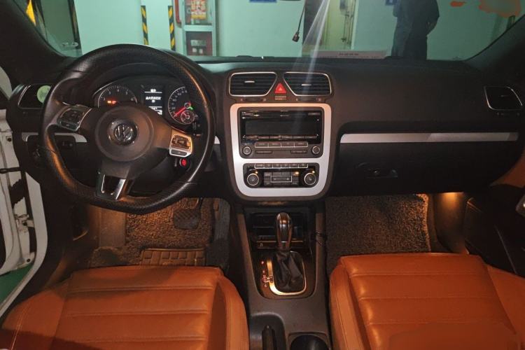 Used Volkswagen Scirocco 2011 2.0 TSI Luxury Edition Center Console