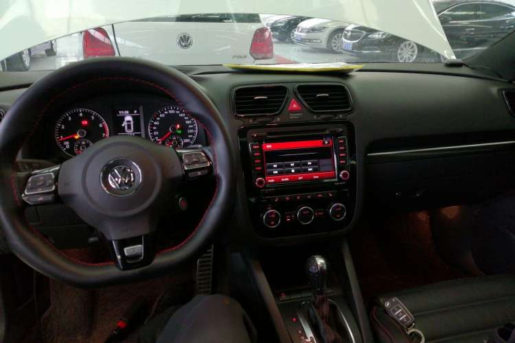 Used Volkswagen Scirocco 2011 2.0 TSI Luxury Edition Center Console