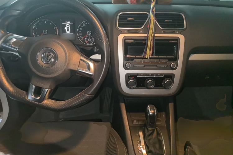 Used Volkswagen Scirocco 2011 1.4 TSI Single-Turbo Fashion Edition Center Console