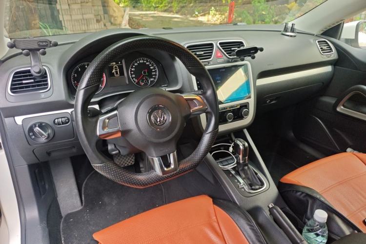 Used Volkswagen Scirocco 2011 1.4 TSI Single-Turbo Fashion Edition Center Console