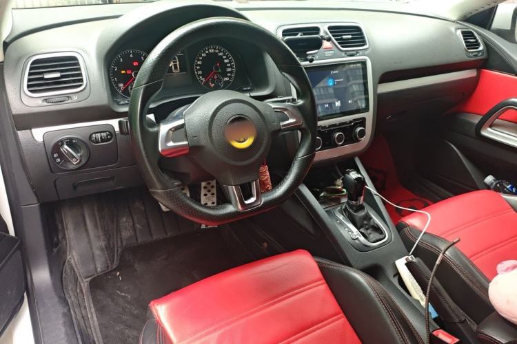 Used Volkswagen Scirocco 2011 1.4 TSI Single-Turbo Fashion Edition Center Console