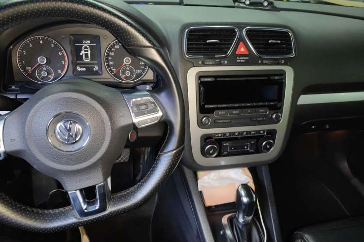 Used Volkswagen Scirocco 2011 2.0 TSI R-Line Center Console