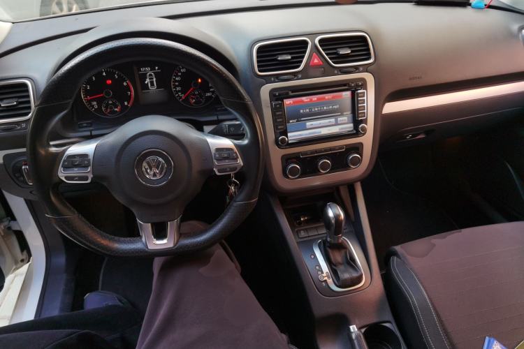 Used Volkswagen Scirocco 2011 1.4 TSI Comfort Edition Center Console