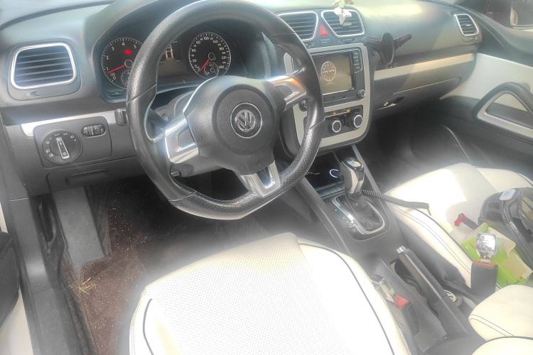 Used Volkswagen Scirocco 2011 1.4 TSI Single-Turbo Fashion Edition Center Console