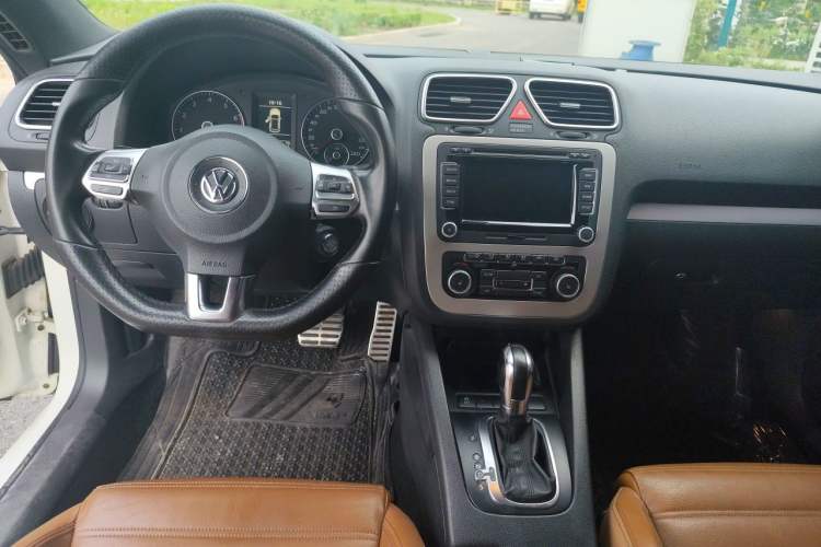 Used Volkswagen Scirocco 2011 2.0 TSI R-Line Center Console