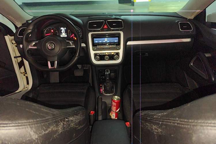 Used Volkswagen Scirocco 2011 1.4 TSI Single-Turbo Fashion Edition Center Console
