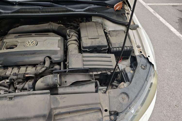 Used Volkswagen Scirocco 2011 2.0 TSI Luxury Edition Engine Bay Left