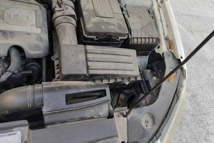 Used Volkswagen Scirocco 2011 2.0 TSI Luxury Edition Engine Bay Left