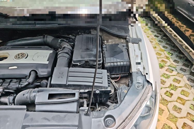 Used Volkswagen Scirocco 2011 2.0 TSI Luxury Edition Engine Bay Left