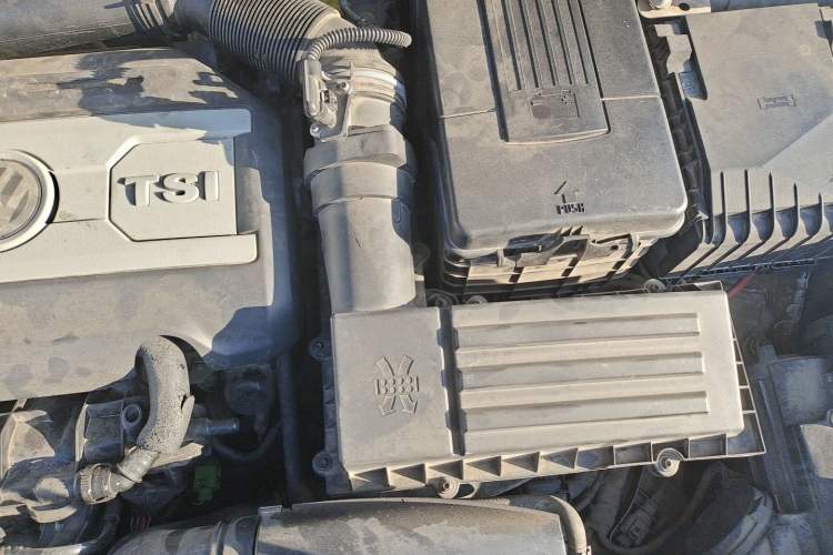 Used Volkswagen Scirocco 2011 2.0 TSI R-Line Engine Bay Left