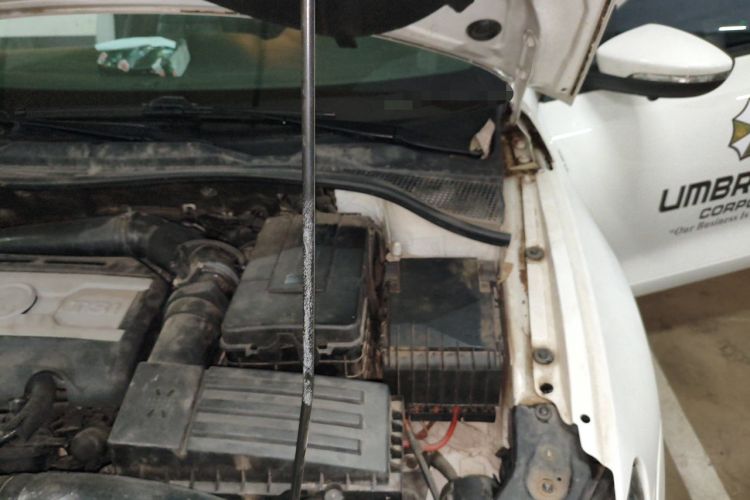 Used Volkswagen Scirocco 2011 2.0 TSI R-Line Engine Bay Left