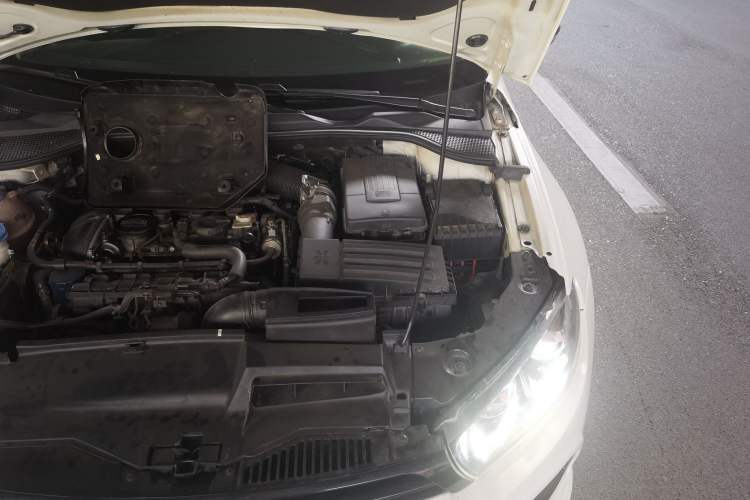 Used Volkswagen Scirocco 2011 2.0 TSI Luxury Edition Engine Bay Left