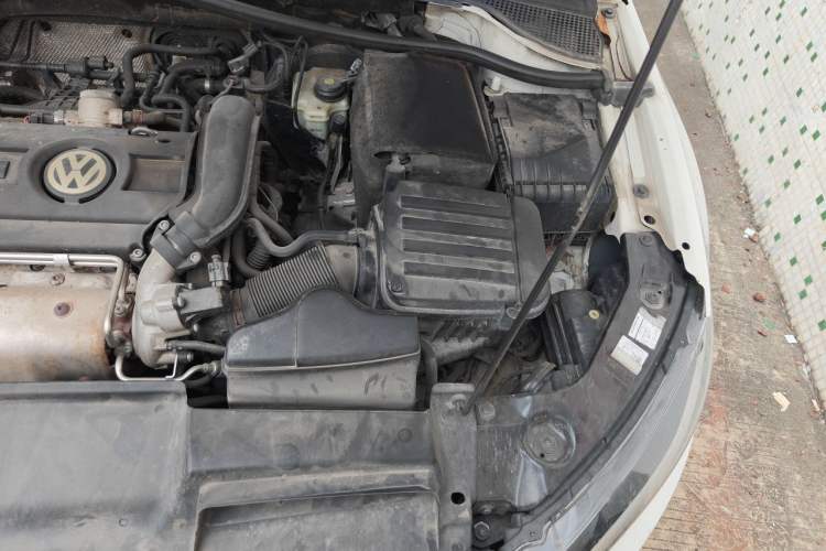 Used Volkswagen Scirocco  Engine Bay Left