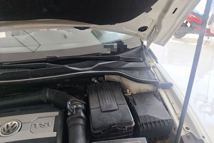 Used Volkswagen Scirocco 2011 2.0 TSI Luxury Edition Engine Bay Left