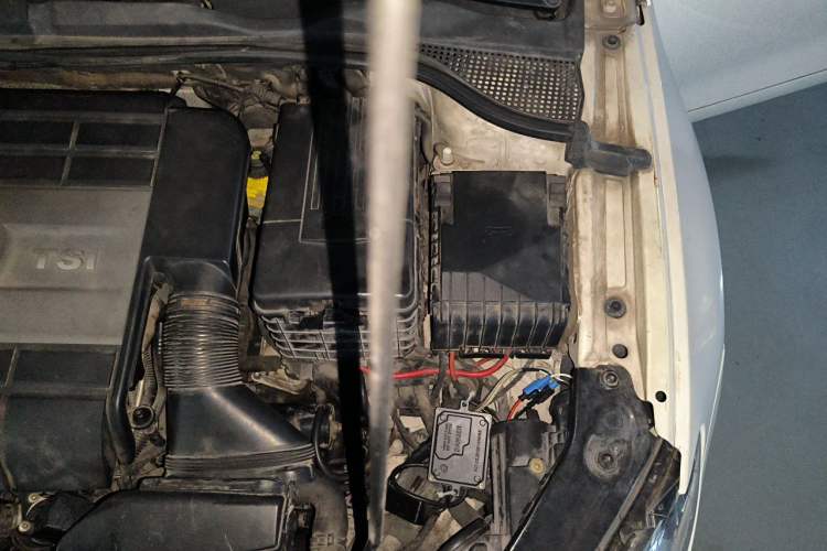 Used Volkswagen Scirocco 2011 R 2.0TSI Engine Bay Left