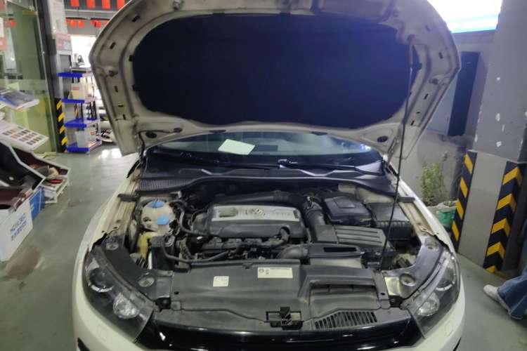 Used Volkswagen Scirocco 2011 2.0 TSI R-Line Engine Bay