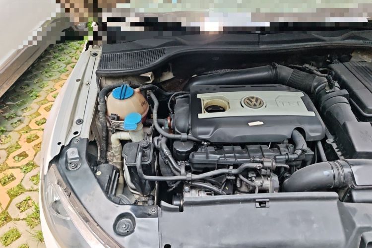 Used Volkswagen Scirocco 2011 2.0 TSI Luxury Edition Engine Bay Right